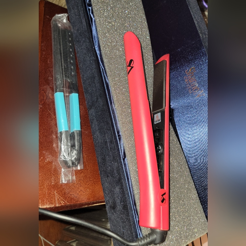 Hair straightener